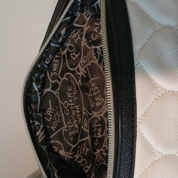 XOX BETSY JOHNSON PURSE Cream, Black, and Gold Heart Bag. - Picture 14 of 14